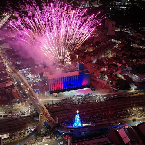 Barra Mansa terá Cantata de Natal com espetáculo de luz e som no prédio da Prefeitura